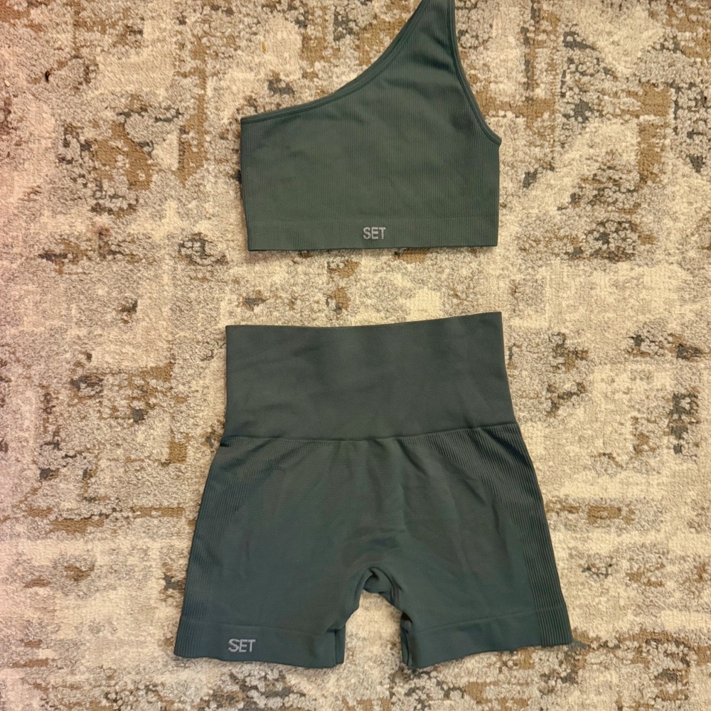 SET Active One-Shoulder Top and Shorts in Dark Green